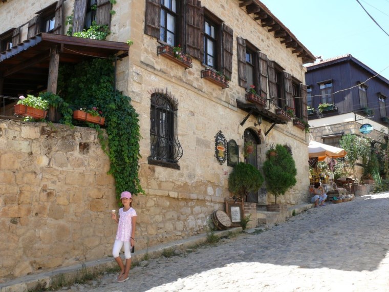 Kaz Dağları'nın eteğinde bir masal yeri: Yeşilyurt Köyü