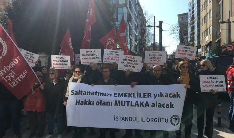 Emekli yurttaşlar yaşam şartlarına isyan etti: ‘Saray rejimi emeklilerle dalga geçiyor’