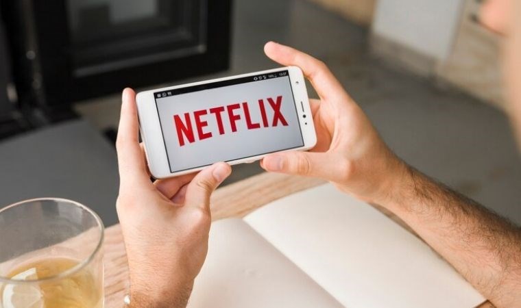 Netflix şubat ayında 3 yapımı kütüphanesinden kaldıracak