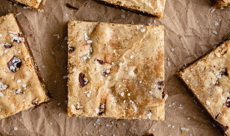 Klasik tatların aksine: Blondie brownie tarifi