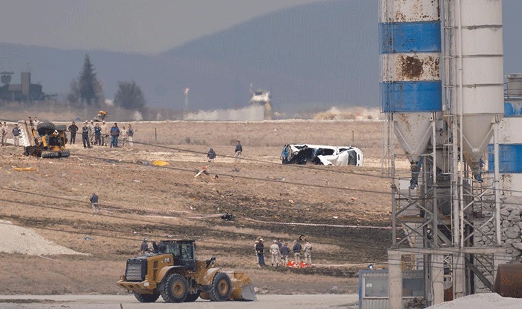 Son Dakika... Konya'da askeri eğitim uçağı düştü: Bir asker şehit oldu!