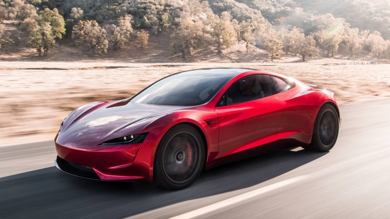 Elon Musk Tesla Roadster için 'Araba değil' dedi! Roketli modelin kanatları olacak mı yanıtladı...