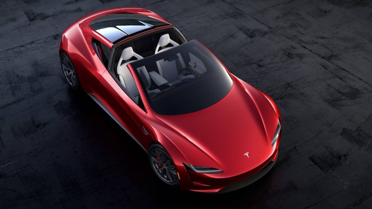 Elon Musk Tesla Roadster için 'Araba değil' dedi! Roketli modelin kanatları olacak mı yanıtladı...