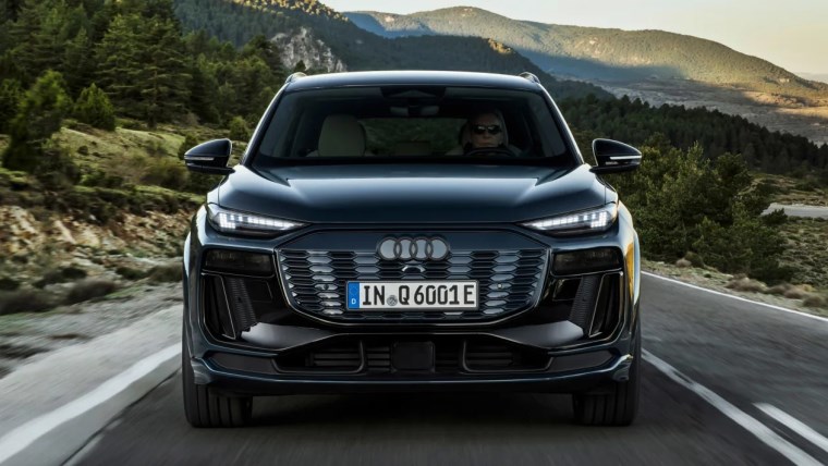 Audi'nin yeni modeli tanıtıldı: Elektrikli Q6 e-tron SUV yüzde 15 fiyat avantajı ile geliyor...