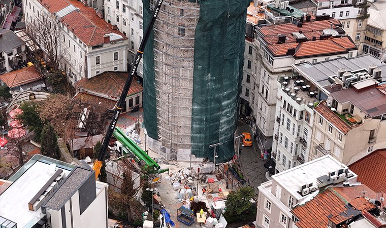 Ziyarete kapatılan Galata Kulesi inşaat filesiyle sarıldı