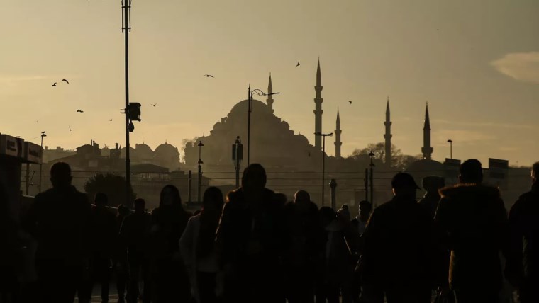 TÜİK 'yaşam memnuniyeti' sonuçlarını açıkladı: Erkekler daha umutlu, kadınlar daha mutlu!