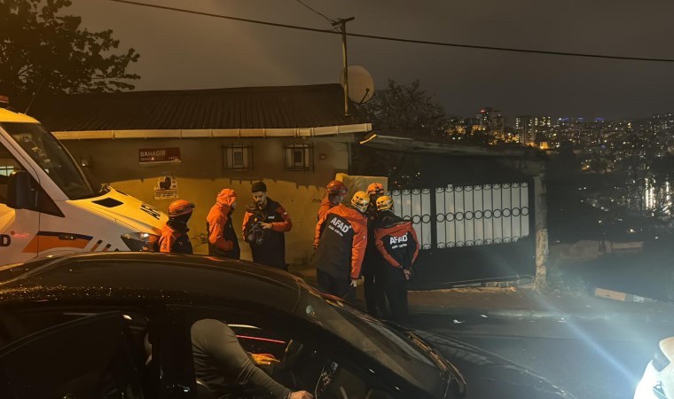 Son Dakika... Valilik duyurdu: İstanbul'da toprak kayması! Yurttaşlar tahliye edildi...