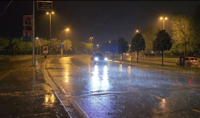 İstanbul’da sabah saatlerinde sağanak etkili oldu