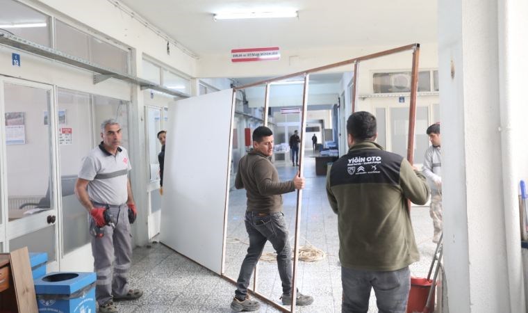 Efeler Belediyesi'nde bazı birimlerde vatandaşlara kapatılan kapılar kaldırıldı