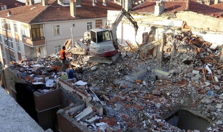 İstanbul’da deprem hazırlıklıkları: Yurttaşlar 'okullarda çalışmaların ağır gittiğinden' şikayet ediyor