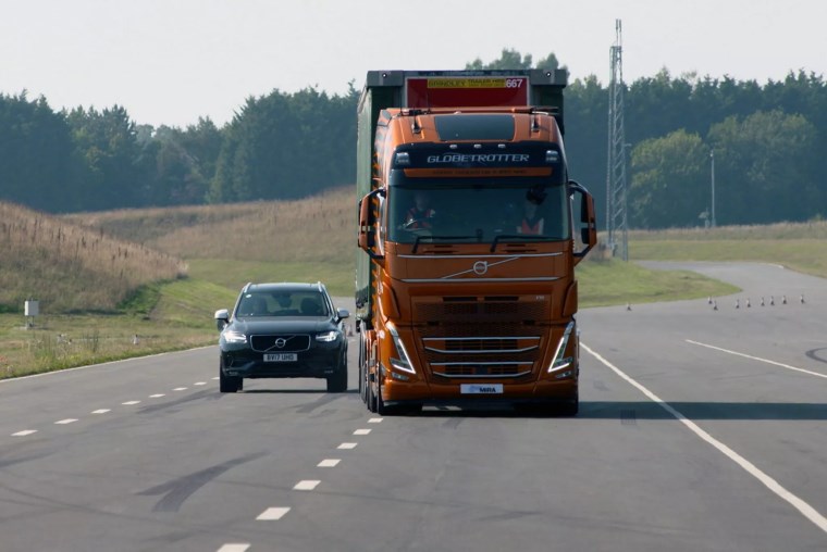 Ölümlü kaza oranı otomobilleri 5'e katlayan kamyonlar hedefte: Yeni Euro NCAP testleri başlıyor...