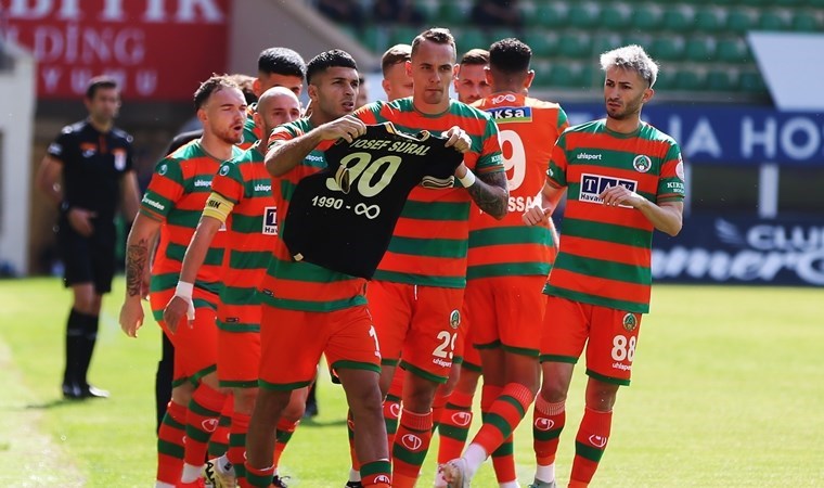 Alanyaspor, İstanbulspor'u farklı geçti!