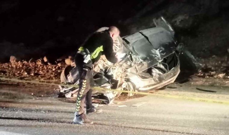 Erzurum’da feci kaza… Otomobil dereye yuvarlandı: 3 ölü, 2 yaralı