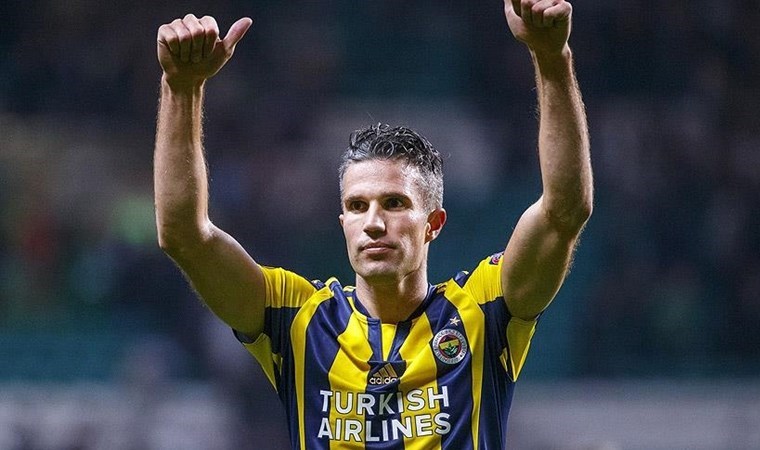 Robin van Persie sahalara geri dönüyor