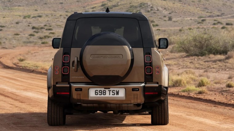 Land Rover Defender yenilendi: Daha yüksek konfor seviyesi ve yeni dizel motor...