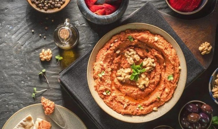 Pazar kahvaltılarınızın vazgeçilmezi olacak: Muhammara tarifi...