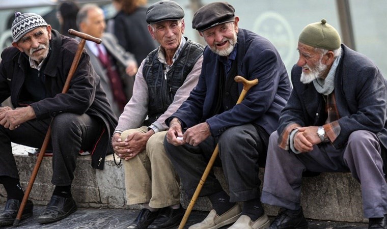 Türkiye'de 1 emekliye 1,5 çalışan düşüyor