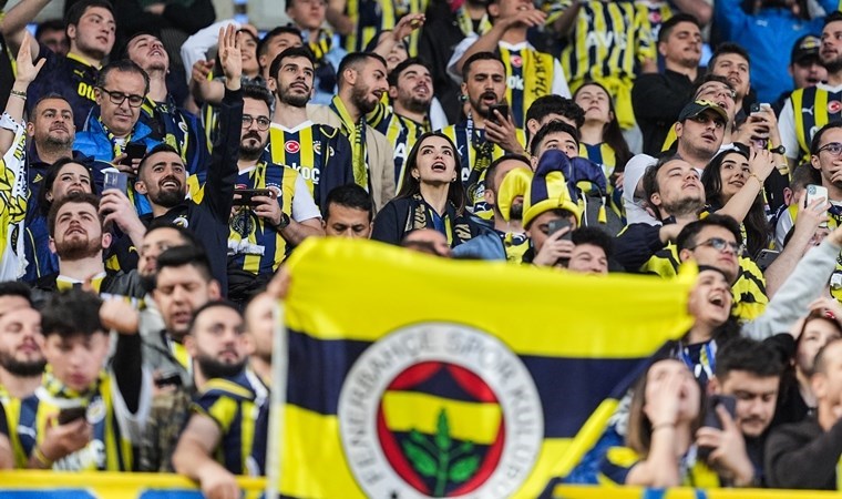 Taraftarlardan yönetime tepki: Kadıköy'de istifa sesleri!