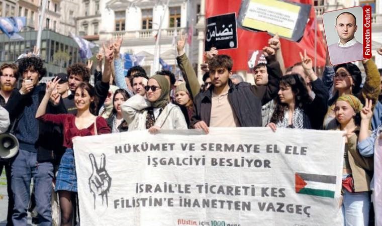 ‘Filistin için Bin Genç’ topluluğu, tutuklanan arkadaşları için protesto düzenledi: Adalet nöbeti tutuyorlar