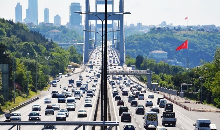 Otoyol ve köprü geçiş ücretlerine zam