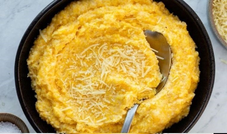 Pratikliğiyle İtalyan mutfağının vazgeçilmez mezesi sofralarınıza renk katacak: Polenta tarifi...