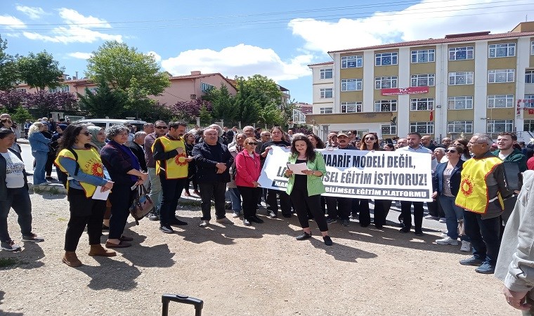 ‘Çocuklara orta çağ karanlığı vaat ediliyor’