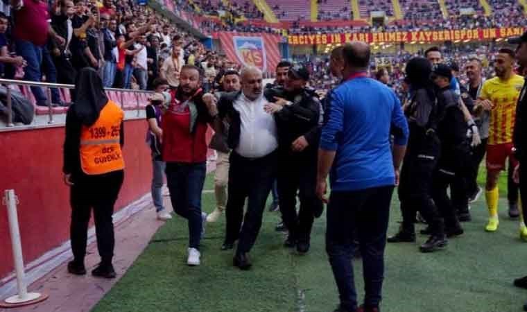 Süper Lig maçında olay! Kayserispor Başkanı Ali Çamlı sahaya girmeye kalktı...