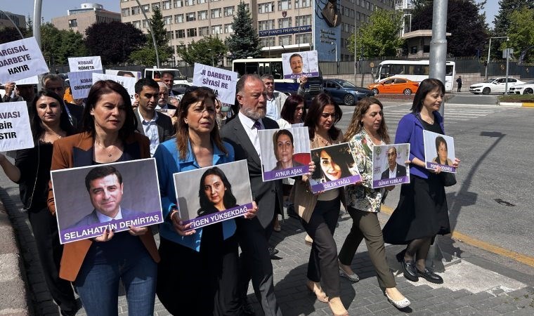 DEM Partililer Kobani Davası’nda verilen cezaları TBMM'den Adalet Bakanlığı'na yürüyerek protesto etti