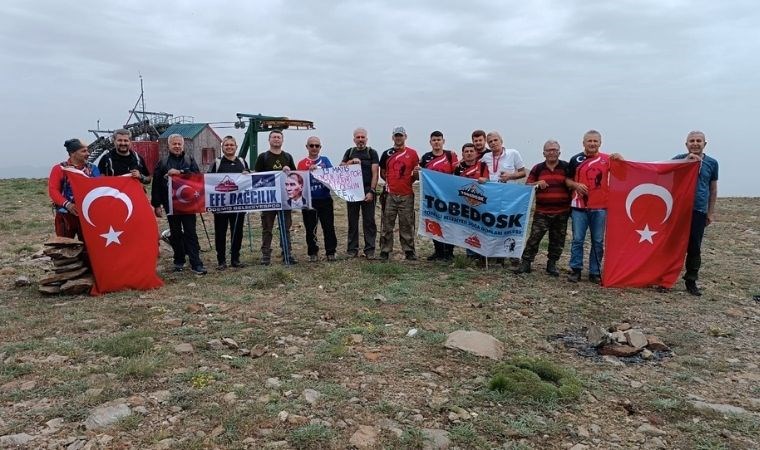 19 Mayıs'ı Bozdağ'ın zirvesinde kutladılar