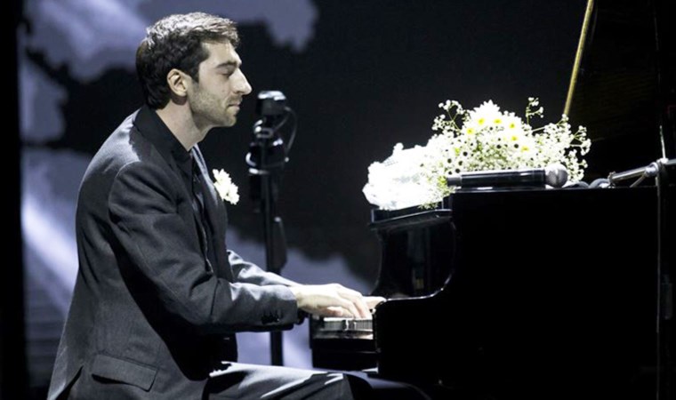 Dünyaca ünlü piyanist Uzun İnce Bir Yoldayım eserini yeniden seslendirdi