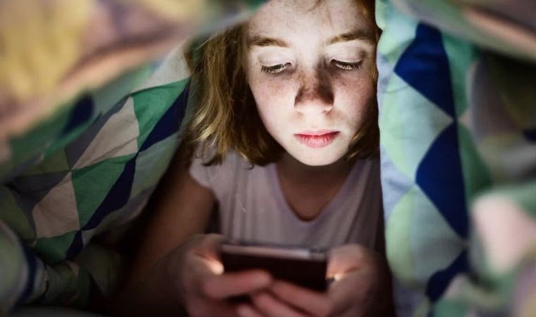 İngiltere de akıllı telefon yasağı tartışılıyor 16 yaş altına yasaklanabilir