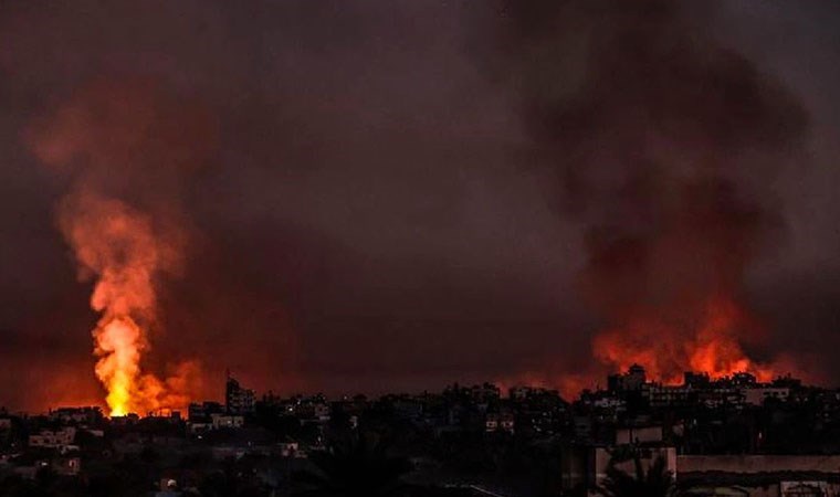 İsrail'in Refah'ta yerinden edilmiş Filistinlilerin kampını bombalaması sonucu 40 kişi