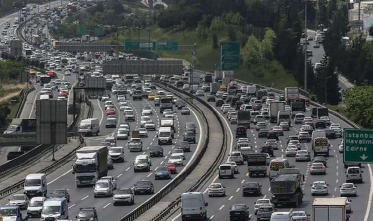 İstanbul'da haftanın ilk iş gününde trafik yoğunluğu yaşanıyor (27 Mayıs 2024)