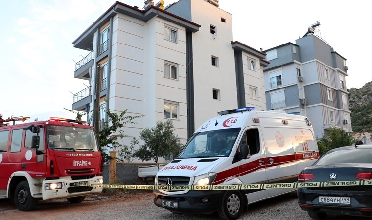 Mahallede dehşet! Çocukların üzerine benzin döküp yakmaya çalıştı