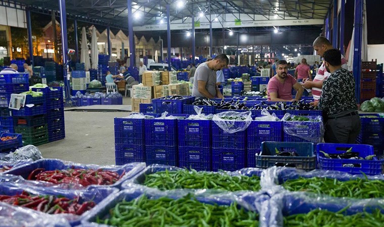 Antalya Hali’nin halleri 2... Komisyoncular: 'Sebze meyve piyasasını marketler ele geçirdi'