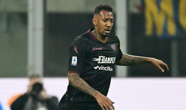 Jerome Boateng'ten sürpriz imza!