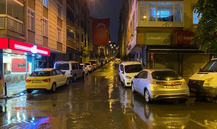 Esenler’de cadde ortasında tekme tokat kavga: 1 yaralı