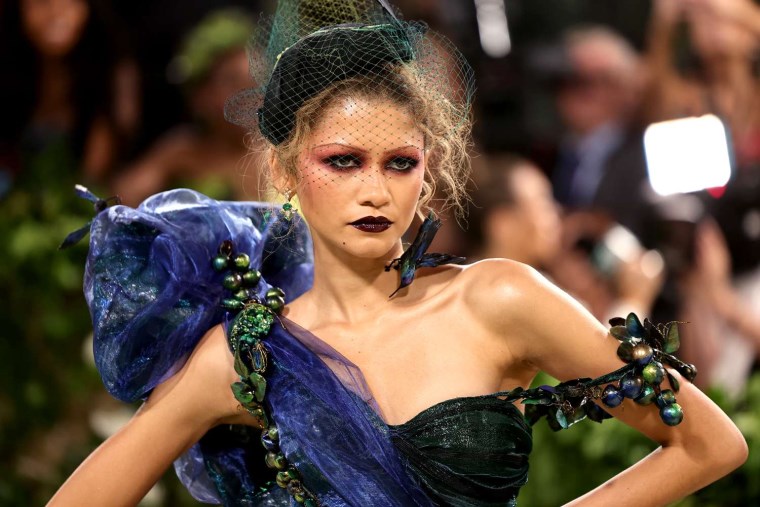 Zendaya geceye damga vurdu: Met Gala'da şıklık yarışı!