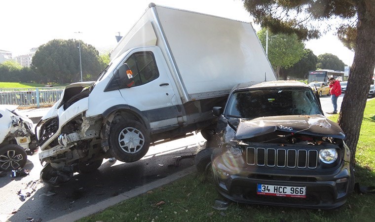 Maltepe Sahilyolu'nda zincirleme kaza: 1 yaralı