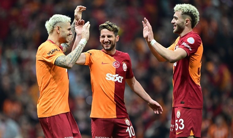 Galatasaraylı Dries Mertens ile sıcak temas: Kabul ederse...