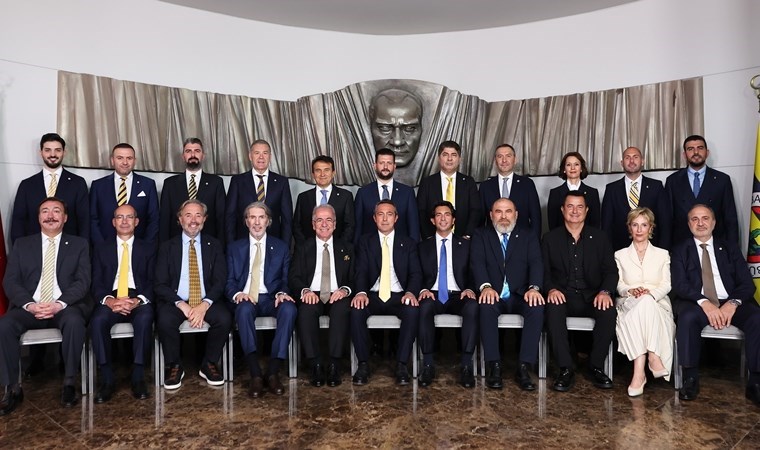 Fenerbahçe'de Ali Koç ve yönetimi mazbatalarını aldı