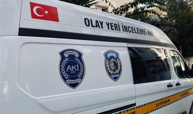 Bağcılar'da işyerinde 2 kişiyi tabancayla yaraladı