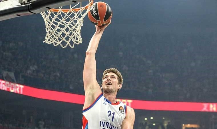 Anadolu Efes, Alman basketbolcu Tibor Pleiss'a veda etti