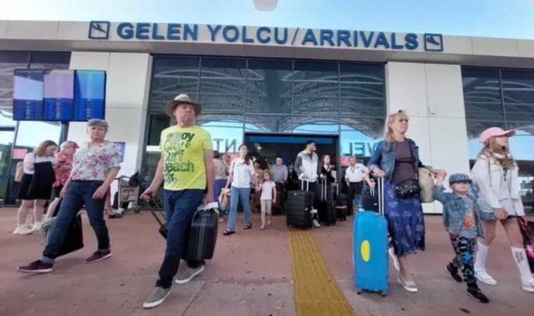 Antalya'da yabancı tatilci yoğunluğu