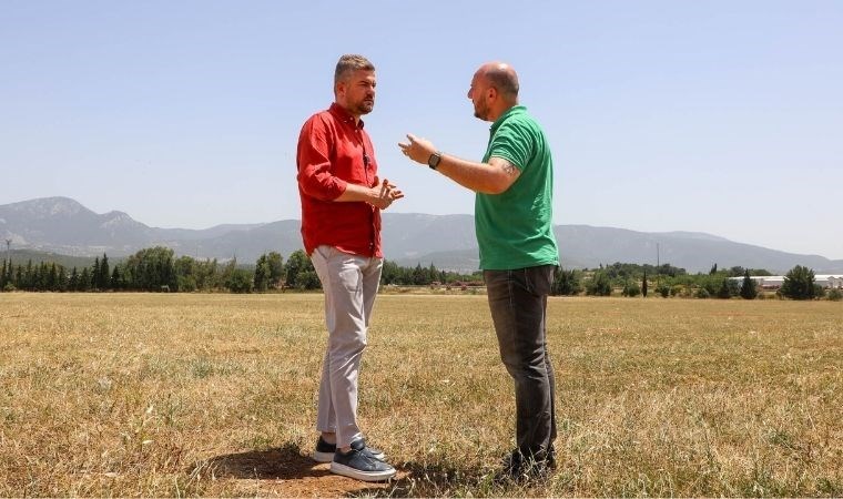 Bucalı hayırsever aileden belediyeye tarla bağışı