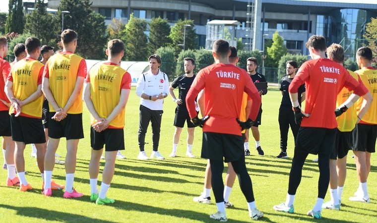 Vincenzo Montella'dan Ümit Milli Futbol Takımı'na ziyaret!