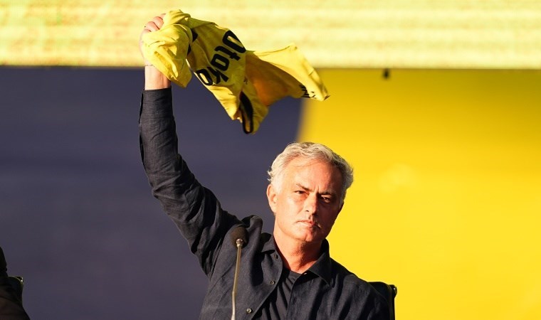 Kadıköy'de büyük tören... Fenerbahçe'de Jose Mourinho imzayı attı!