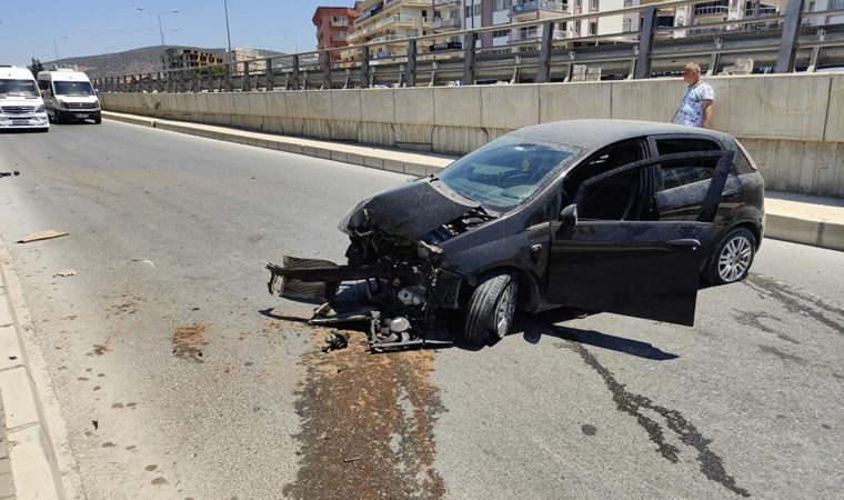 Otomobil bariyerlere çarptı: Sürücü kayıp