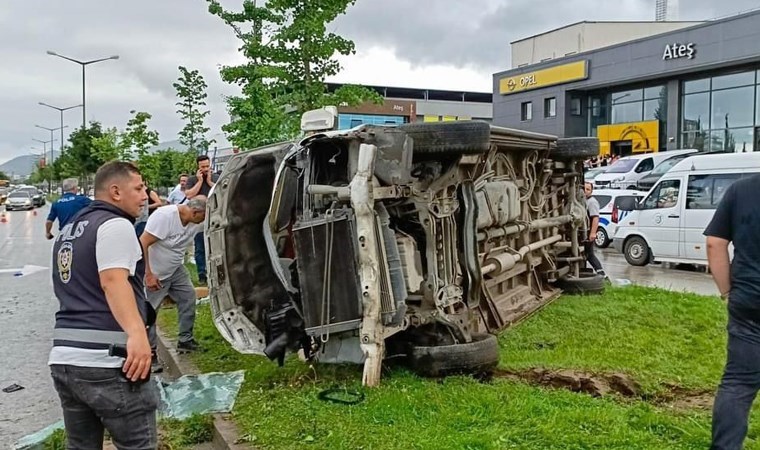 Ordu’da minibüs refüje çarparak yan yattı: 1 ölü, 4 yaralı