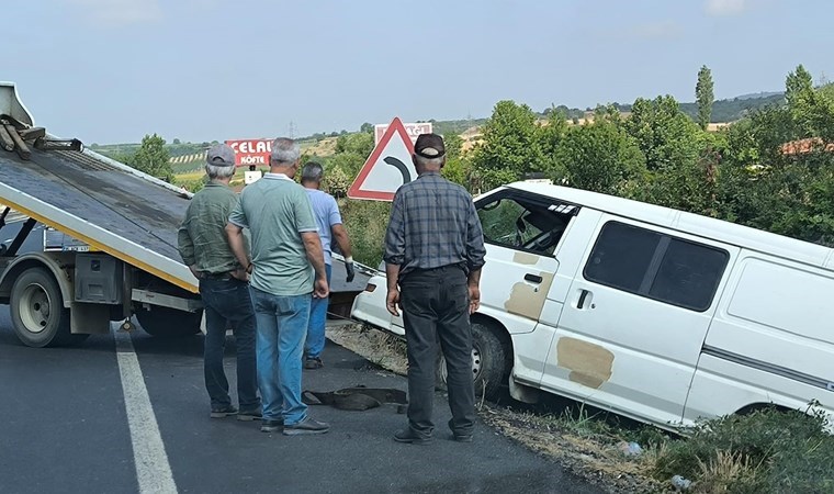 Kontrolden çıkan minibüs şarampole uçtu: 5 yaralı